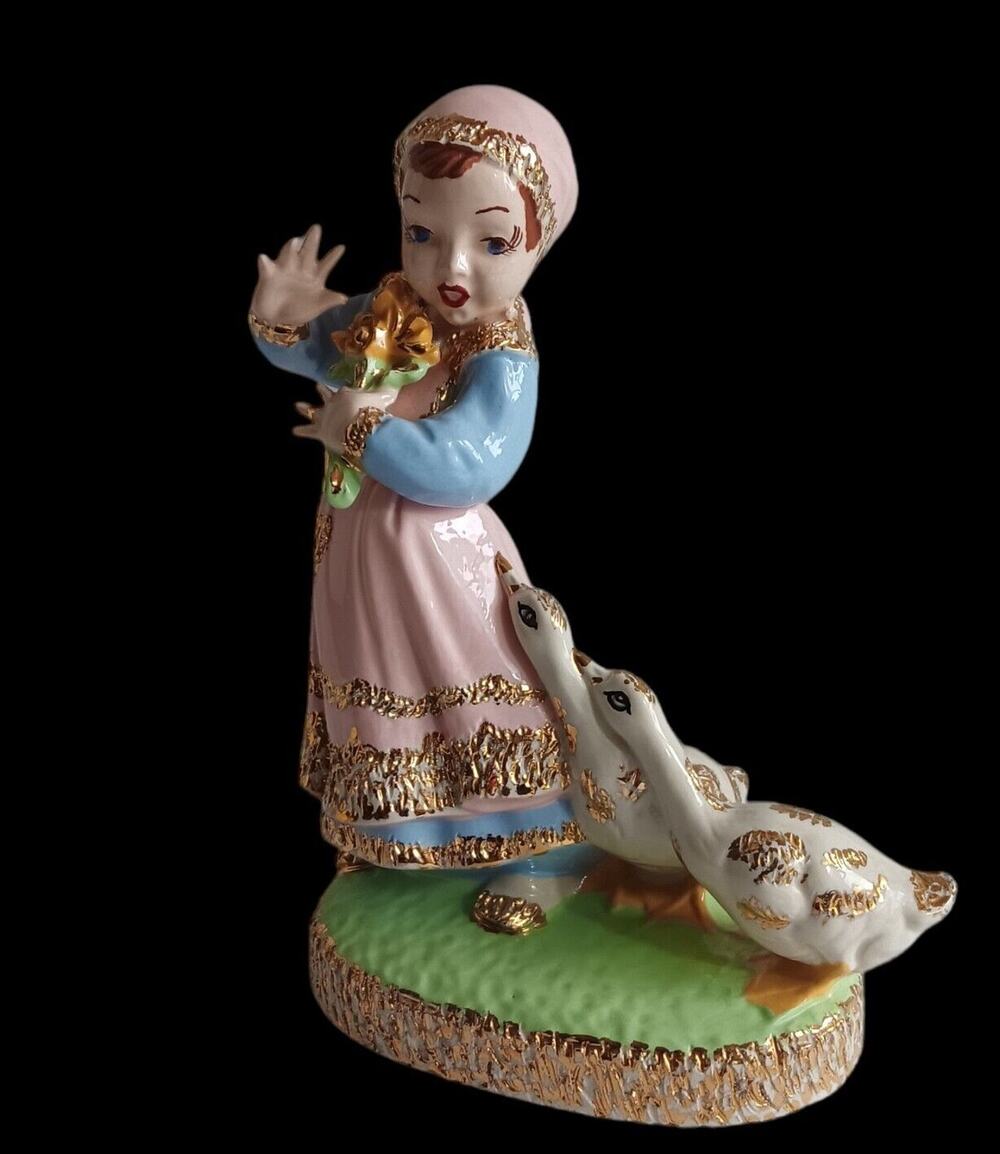 Vintage Holland Mold Dutch Girl Geese Bouquet Glazed Ceramic Gold Gilt